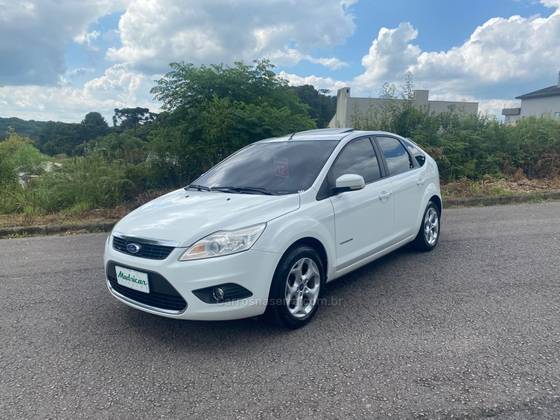 FORD FOCUS 2.0 TITANIUM HATCH 16V FLEX 4P AUTOMÁTICO